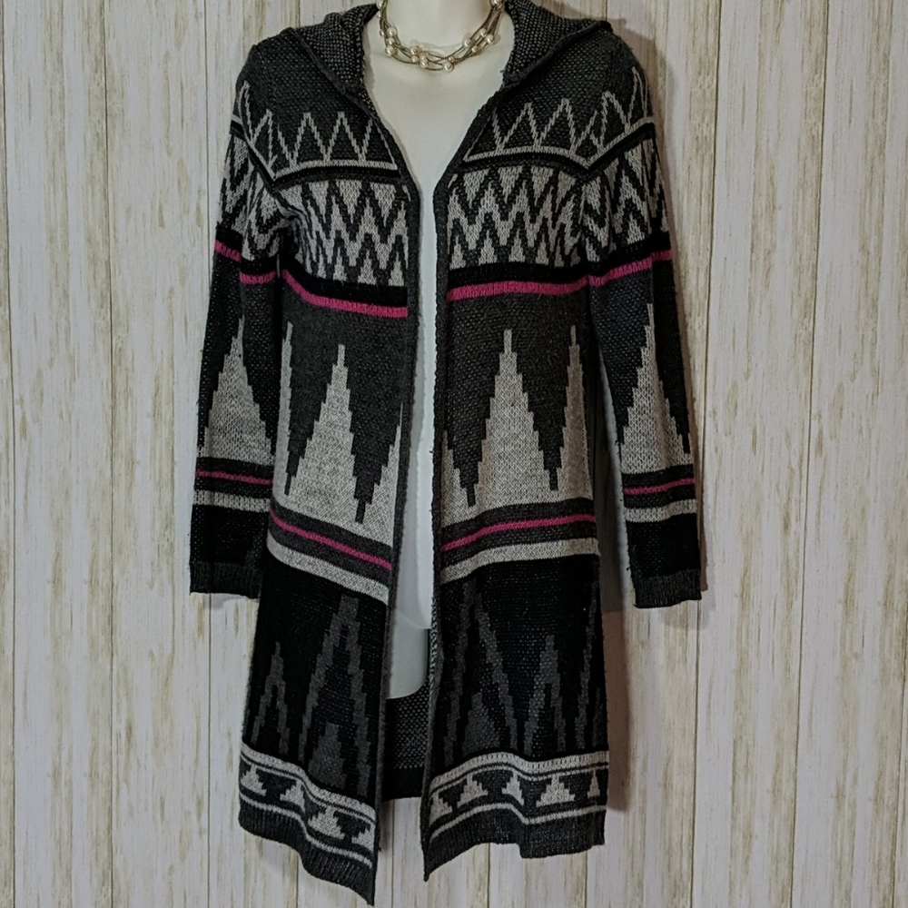 No Boundries Hooded Sweater Size M